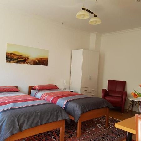 Ferienwohnung Im Zentrum Hannover City, Ruhig, Hbf- Naehe, Freie Oeffentliche Parkplaetze Esterno foto