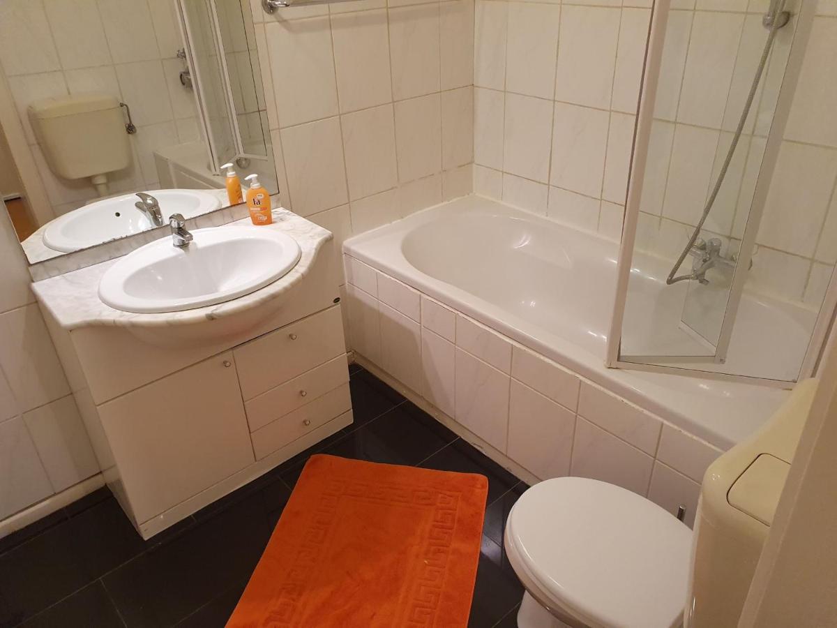 Ferienwohnung Im Zentrum Hannover City, Ruhig, Hbf- Naehe, Freie Oeffentliche Parkplaetze Esterno foto